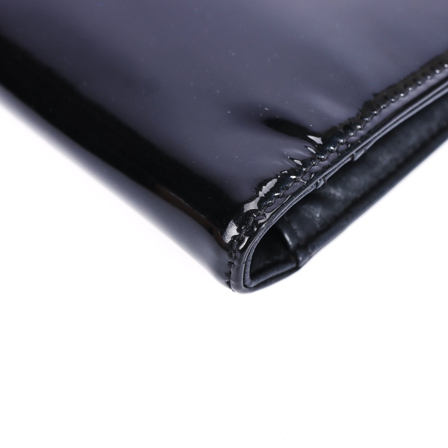 Pre-Owned Chanel CC Black Patent Leather Wallet 88232339 L