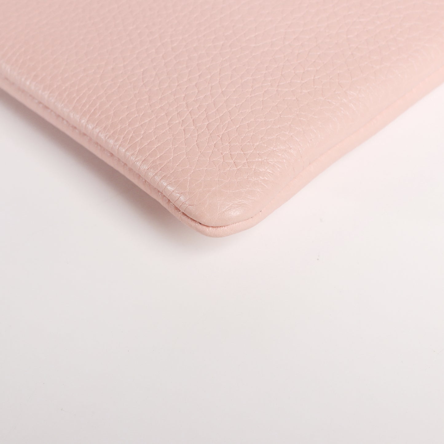 Pre-Owned Gucci Animalier Pink Calfskin Leather Clutch 88262744