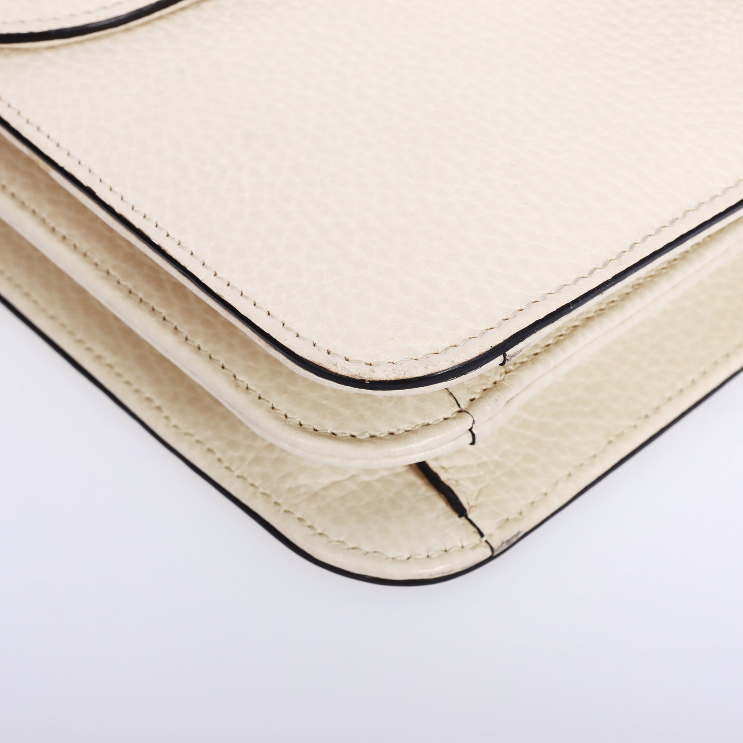 Pre-Owned Gucci Interlocking G  Large Size White Calfskin Shoulder Bag 89633915 c