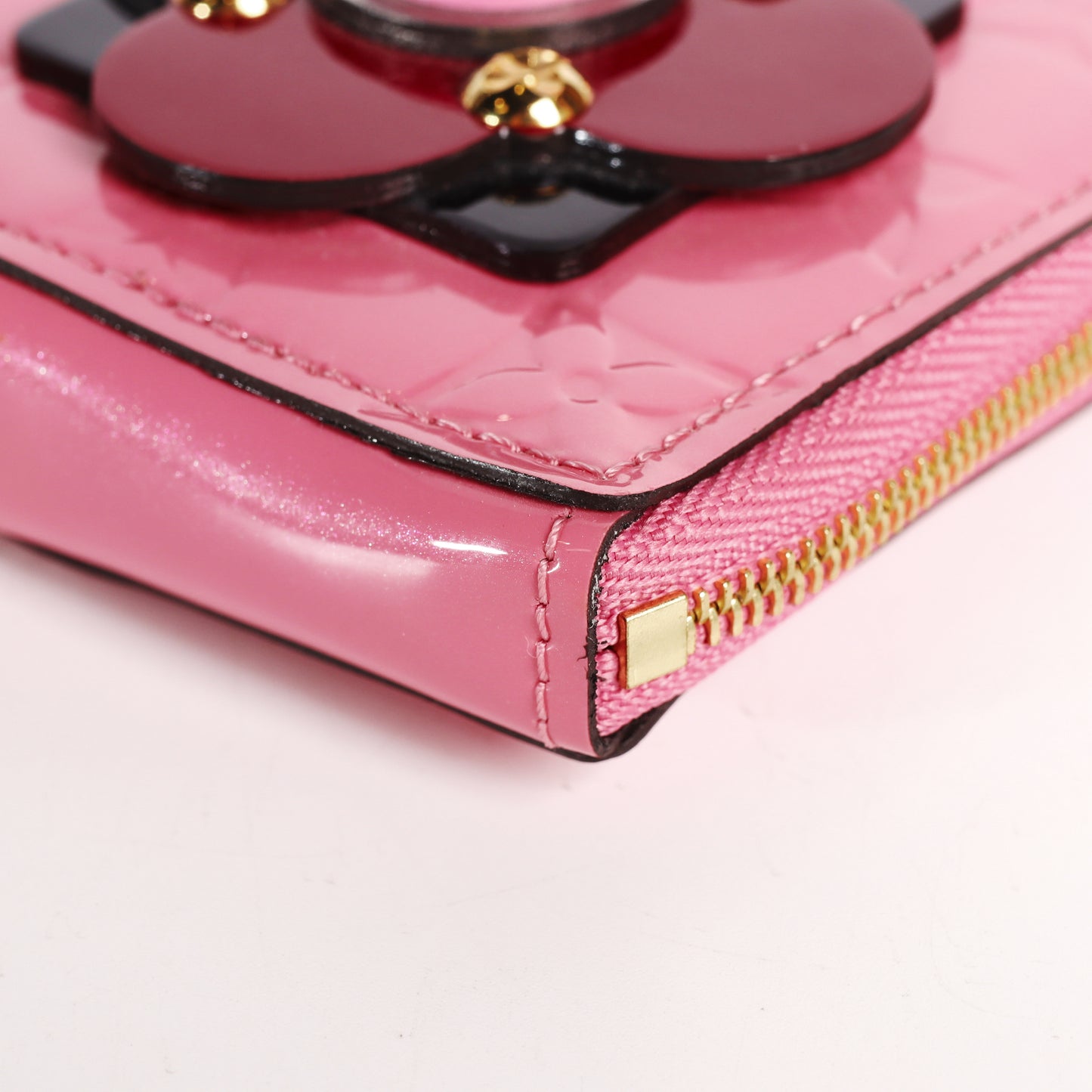 Pre-Owned Louis Vuitton Heart Pink Patent Leather  Coin Purse 92326183