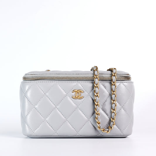 Pre-Owned Chanel Pearl Crush Vanity Case Gray Quilted Lambskin Leather Cosmetic Pouch Shoulder Bag 92463492