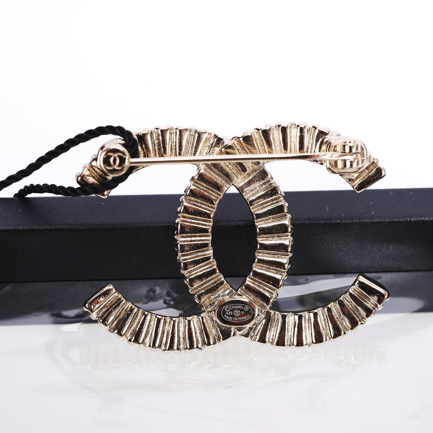 Pre-Owned Chanel CC Gold-Tone Crystal Brooch 92794822 L