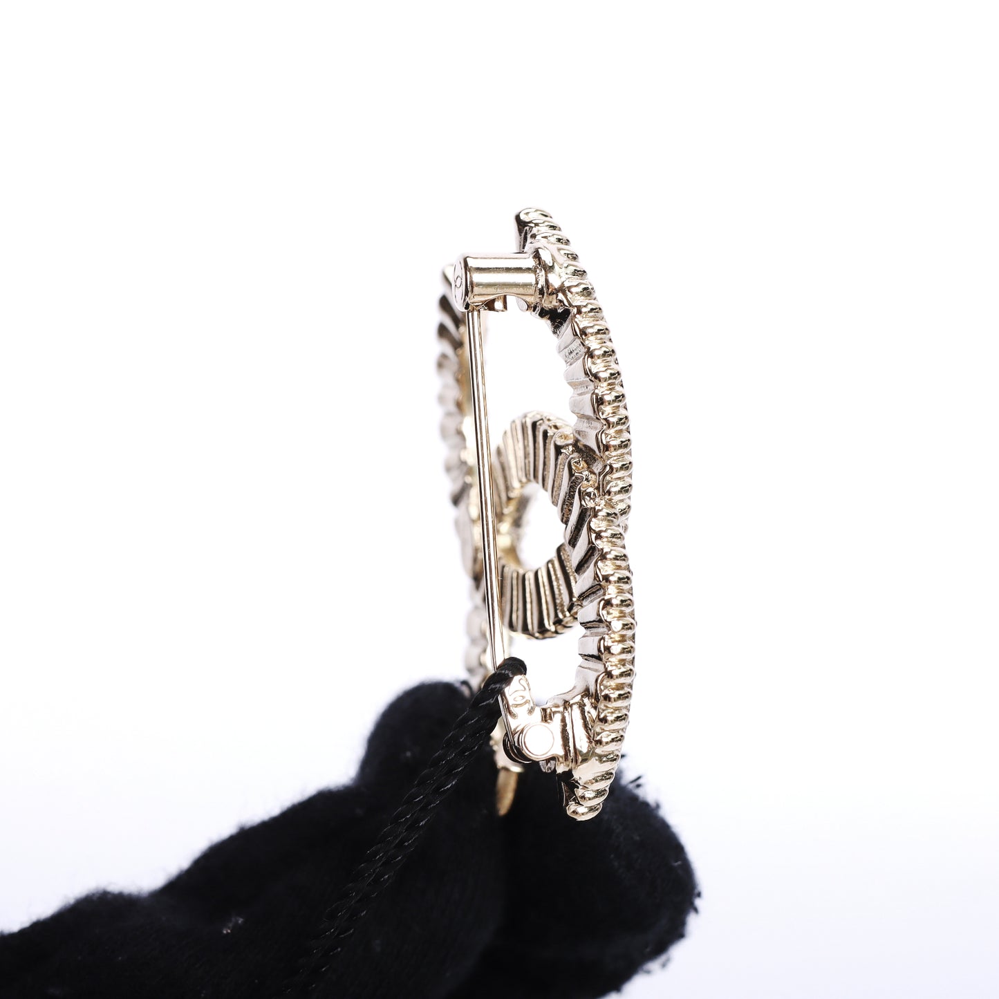 Pre-Owned Chanel CC Gold-Tone Crystal Brooch 92794822 L