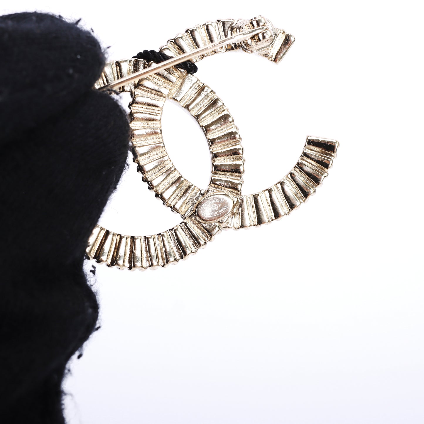 Pre-Owned Chanel CC Gold-Tone Crystal Brooch 92794822 L
