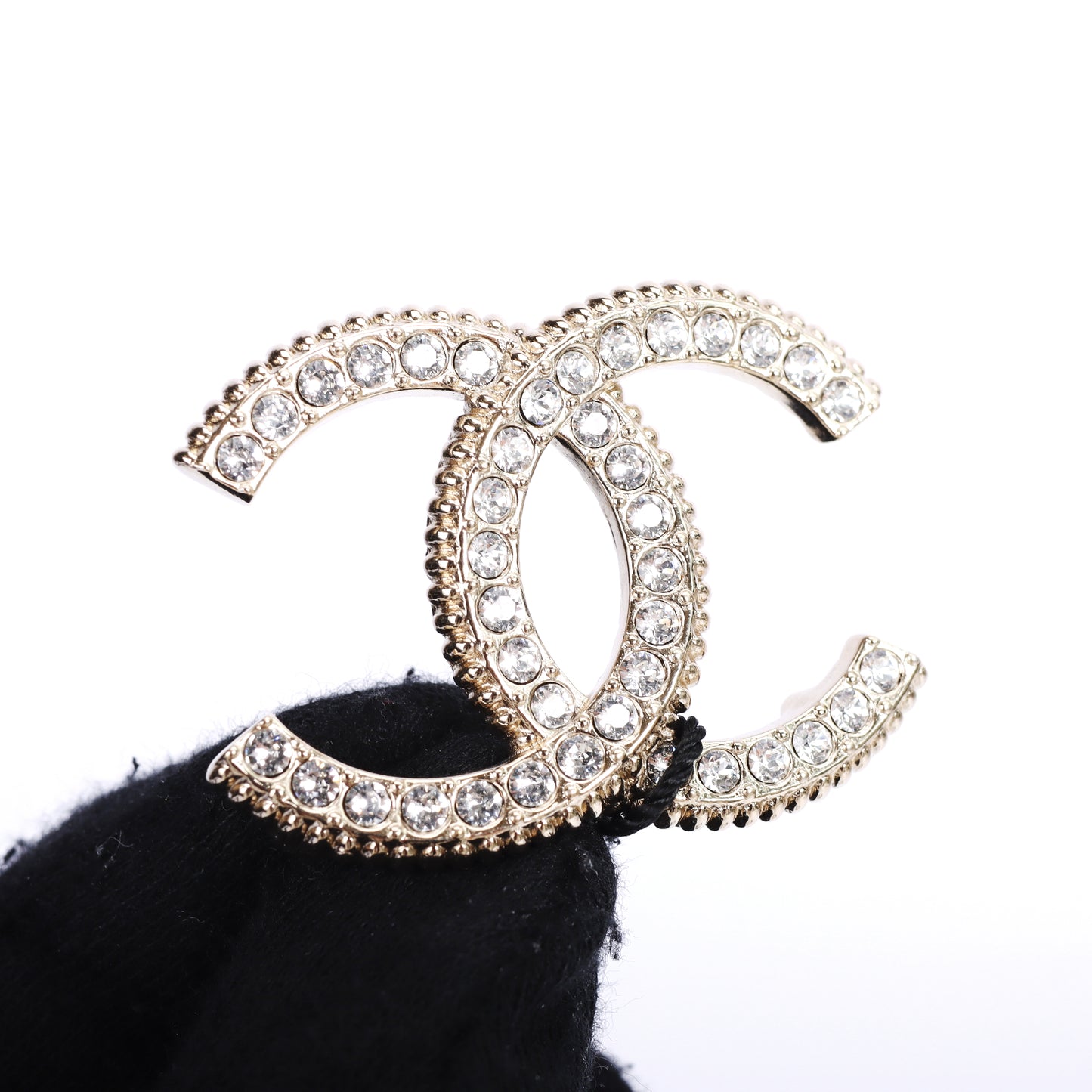 Pre-Owned Chanel CC Gold-Tone Crystal Brooch 92794822 L