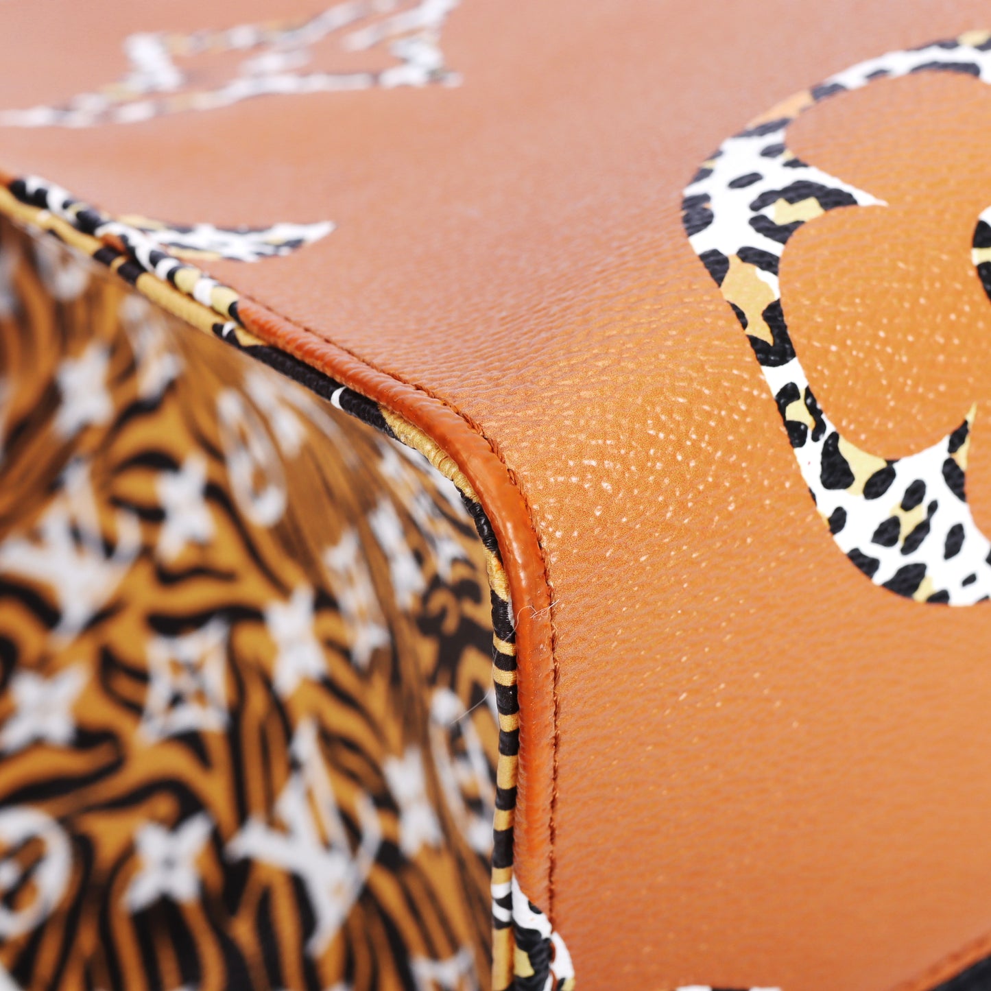 Pre-Owned Louis Vuitton Onthego GM Multicolor Coated Canvas Shoulder Bag 93832277