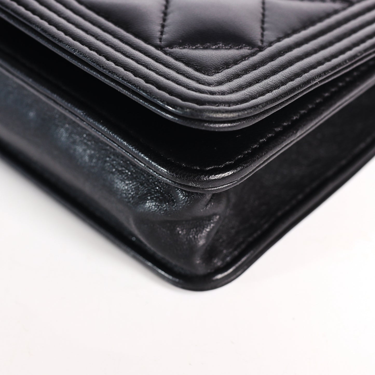 Pre-Owned Chanel Boy Black Lambskin Wallet on Chain 94594327