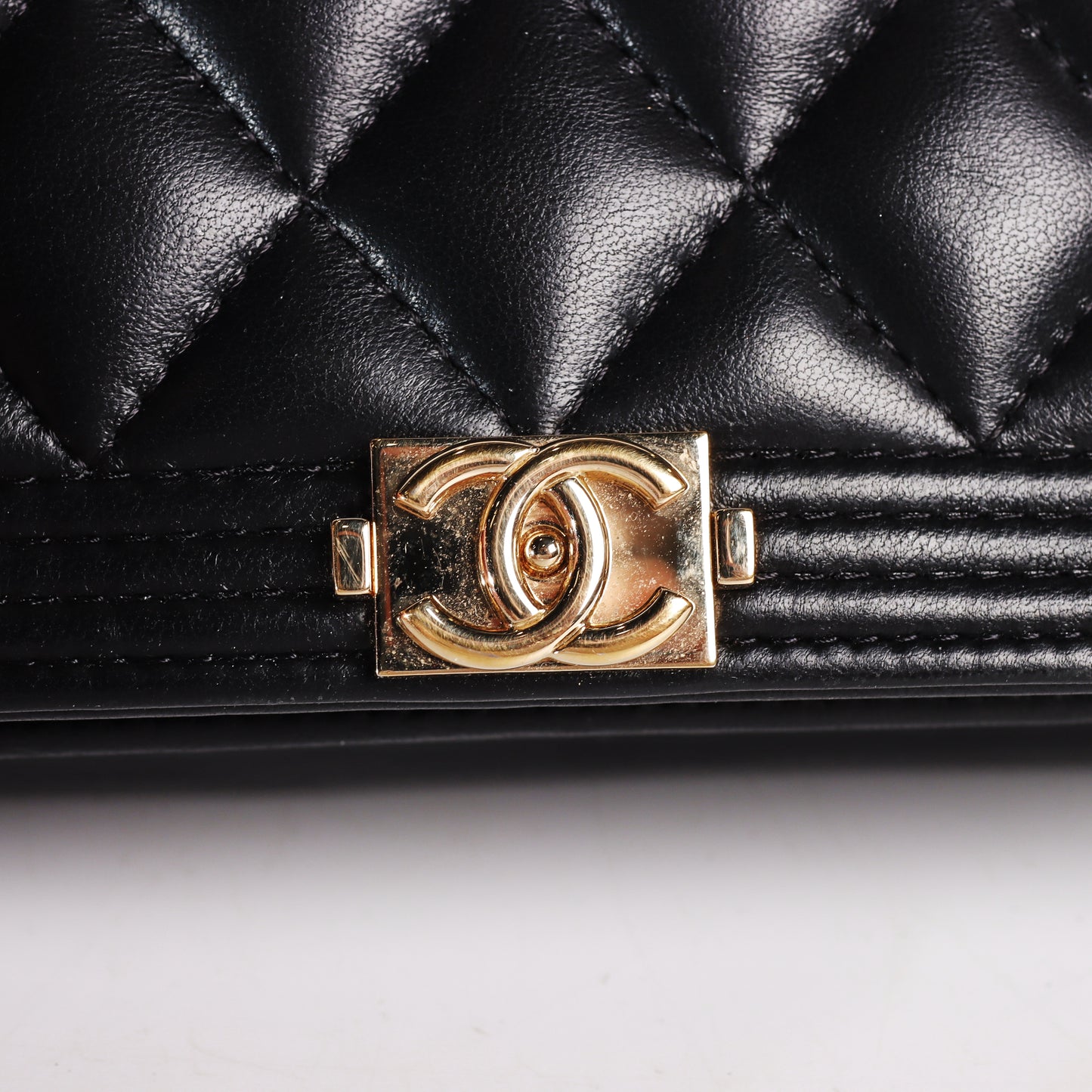 Pre-Owned Chanel Boy Black Lambskin Wallet on Chain 94594327
