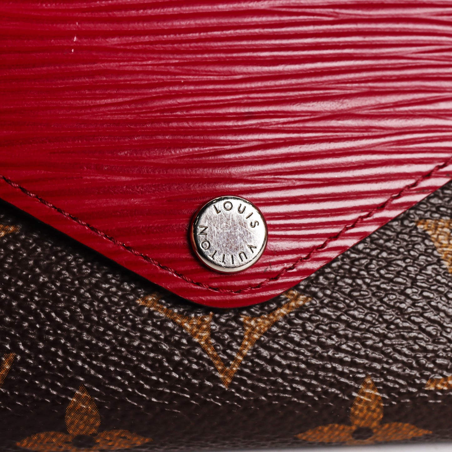 Pre-Owned Louis Vuitton Monogram Red Epi Leather Wallet 97356586