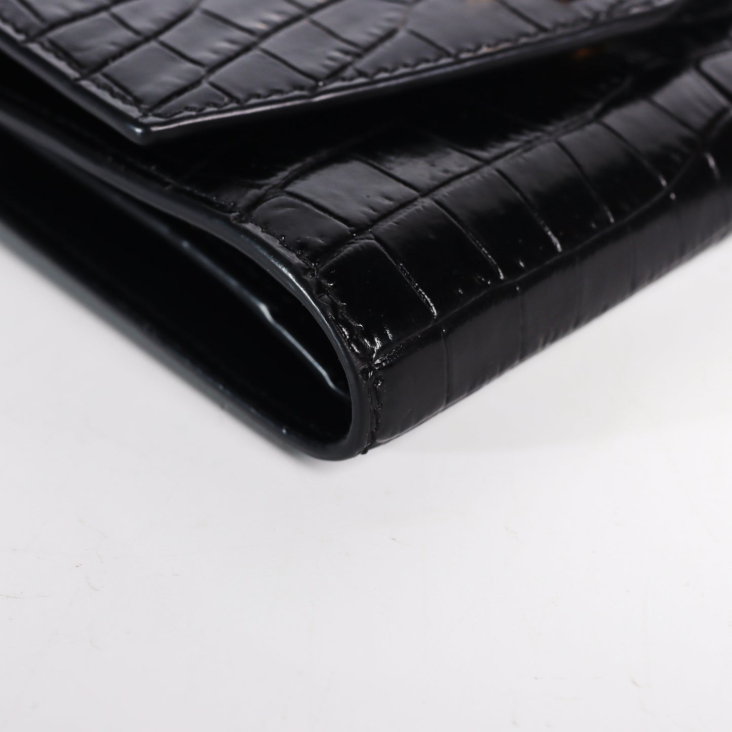 Pre-Owned Saint Laurent Uptown Black Crocodile Embossed Calfskin Compact Wallet 98186803