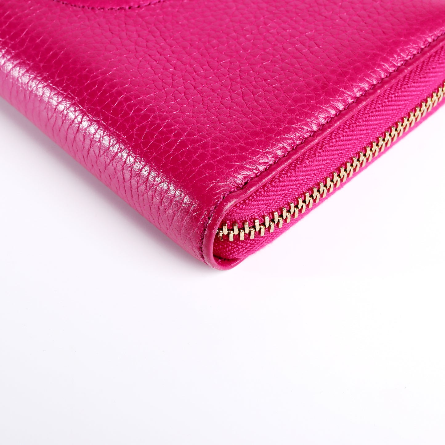 Pre-Owned Gucci Soho Fuchsia calfskin Leather Wallet 99110151