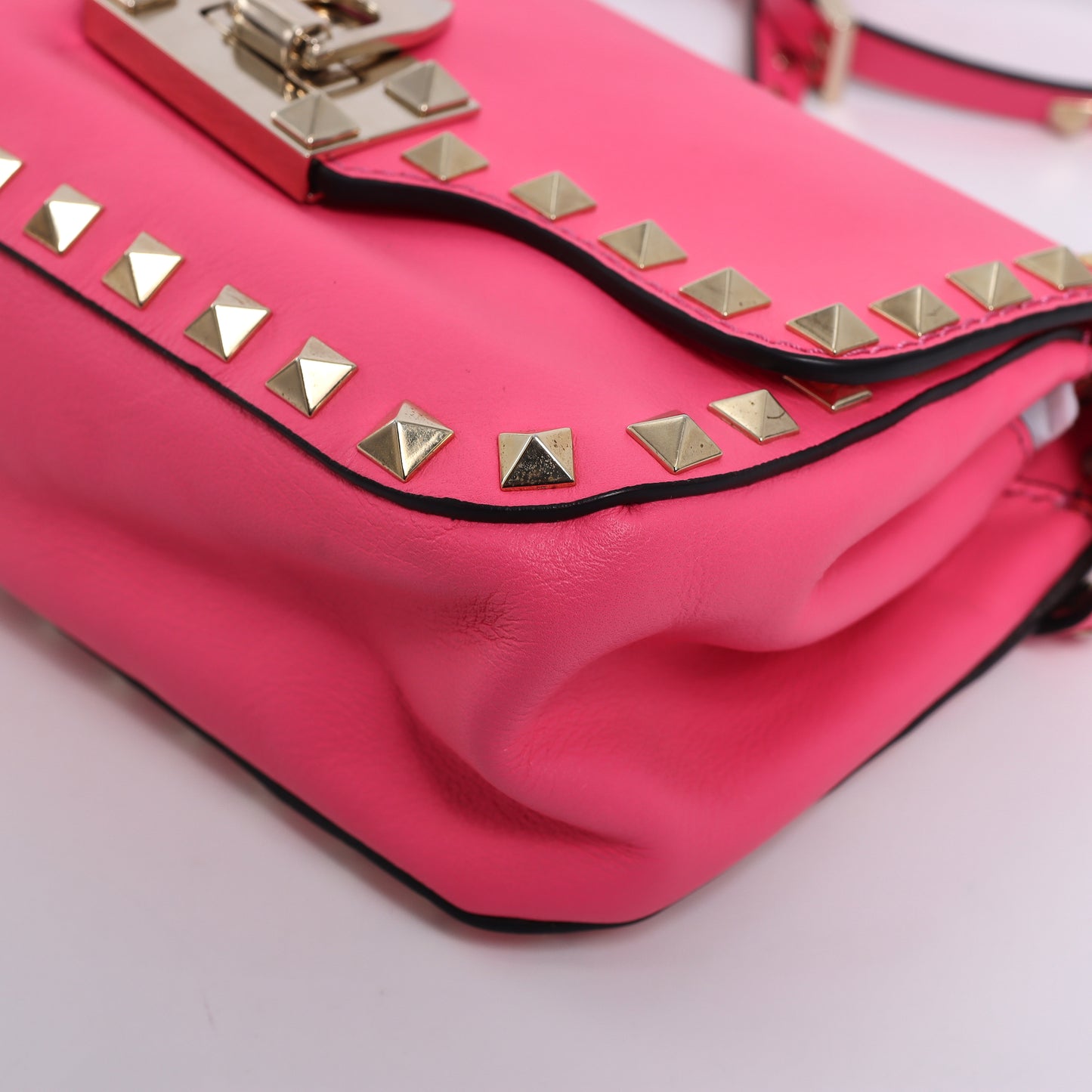 Pre-owned💞 Pink Studded Bag